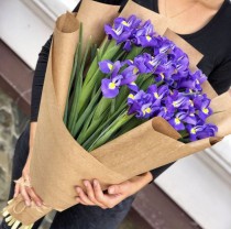 Букет синих ирисов